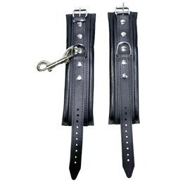 ZADO - bőr csukló bilincs és karabiner (fekete)